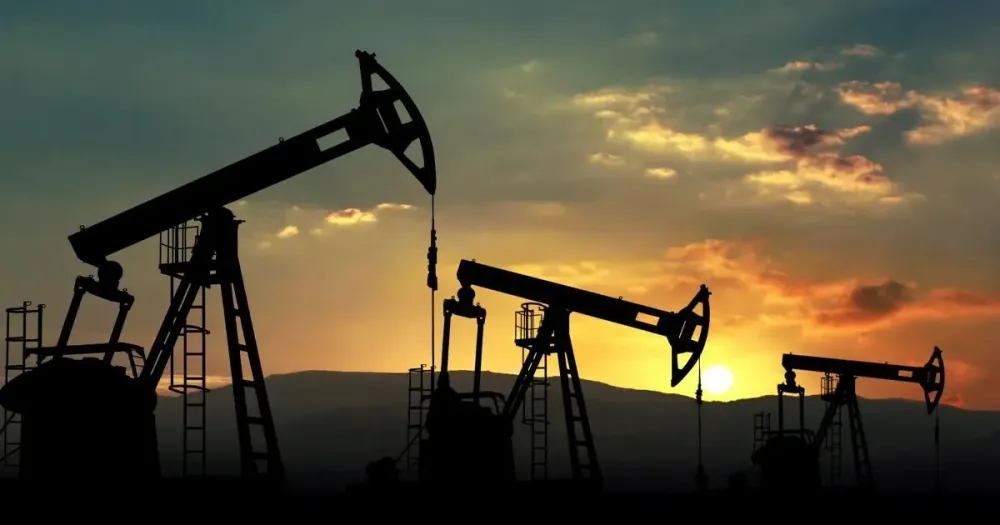 Нефть движется к $130: Ормузский кризис пугает TradFi