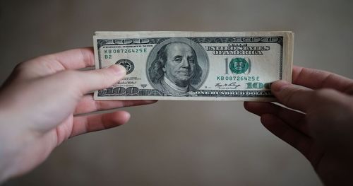 Офіційний курс НБУ на 15 січня: долар подешевшав на 5 коп., євро — на 6