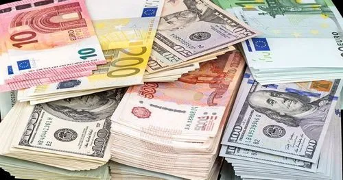 НБУ на 20 января укрепил гривну: доллар 43,27, евро 50,30 (-14 коп.)